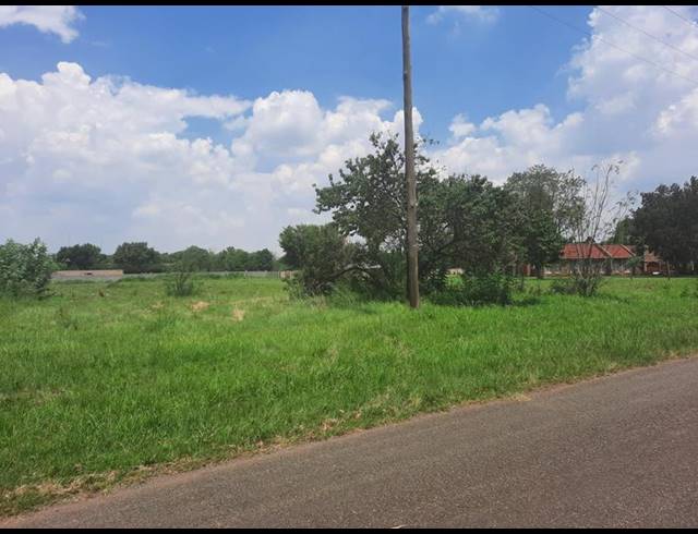 LAND FOR SALE IN HIGHBURY